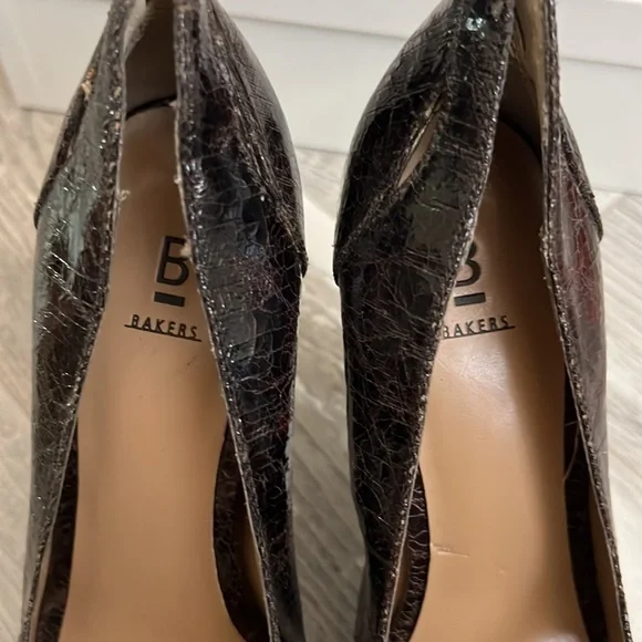 BAKERS Distressed Heels Size 5.5 - Picture 3 of 5